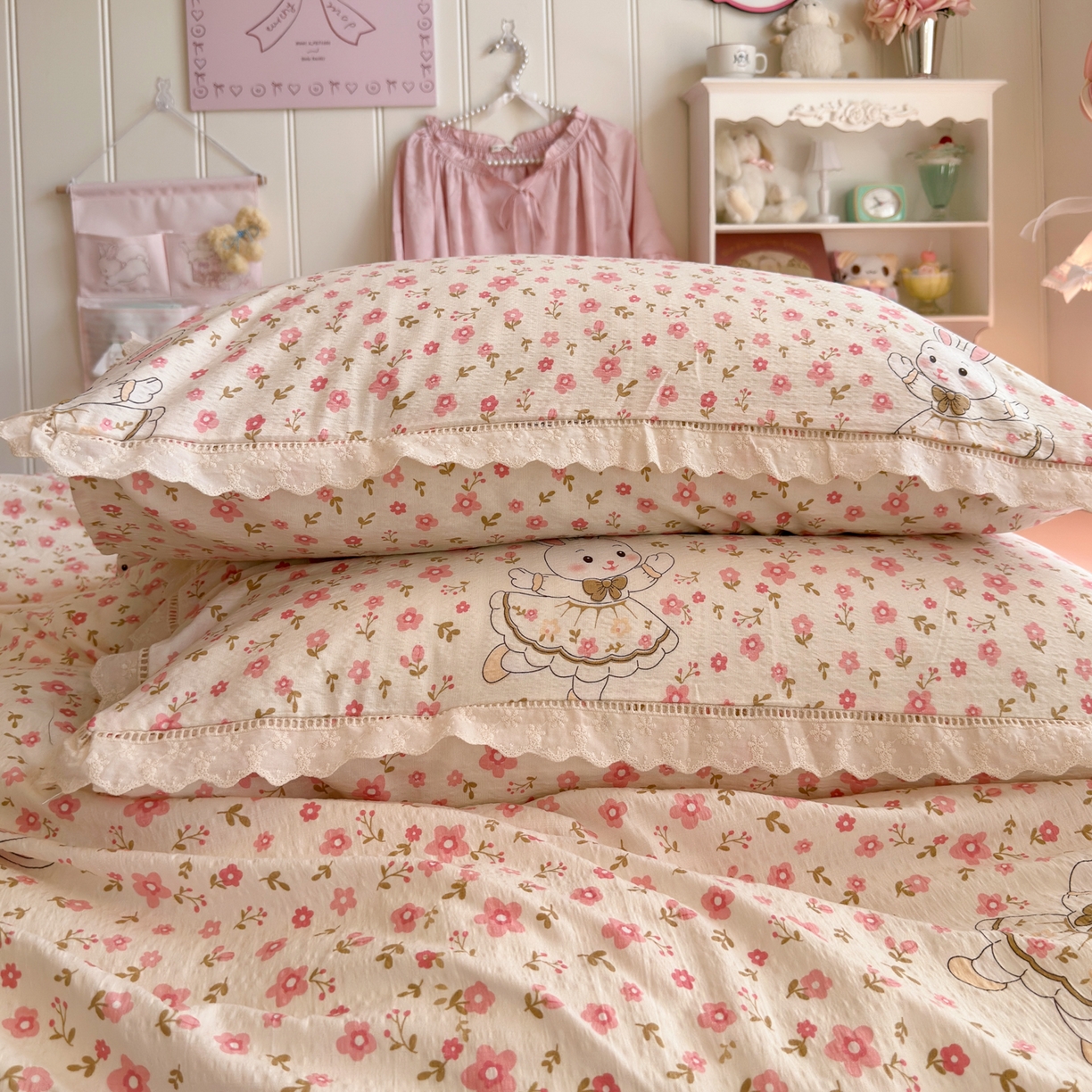 91家纺网 家纺一手货源 找家纺 优卡迪家纺馆 2025新款A类全棉镂空花边皱皱棉双层纱四件套 相见欢