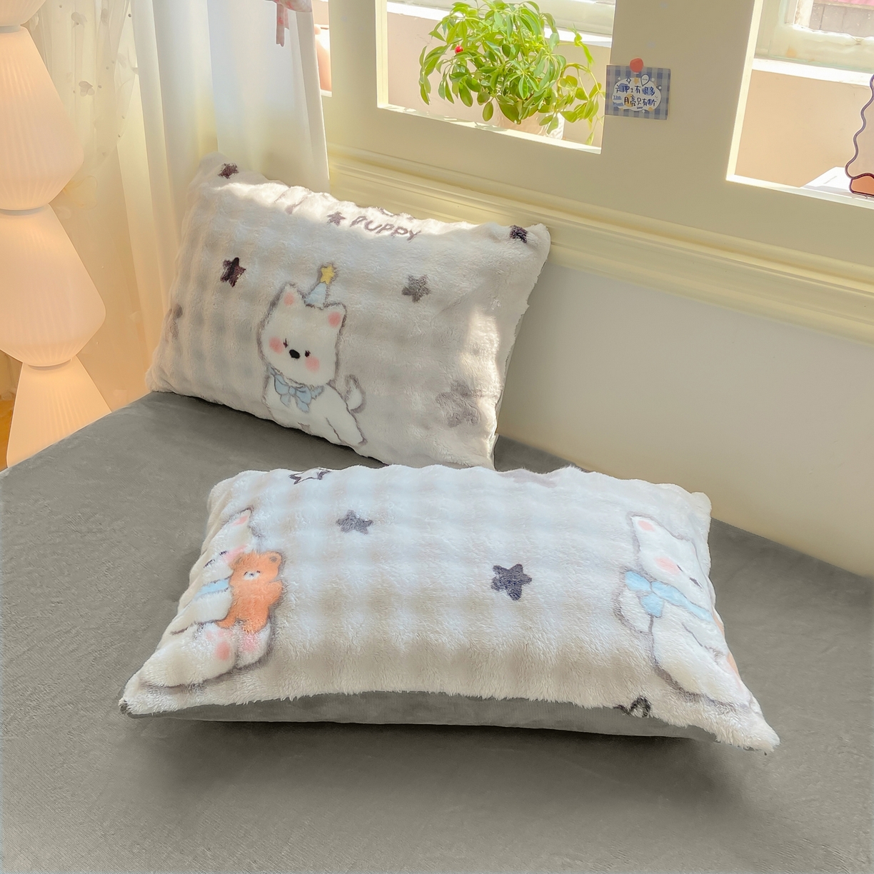 91家纺网 家纺一手货源 找家纺 耐思家纺 2025新款泡泡牛奶绒印花四件套系列 泡泡-欢乐狗狗