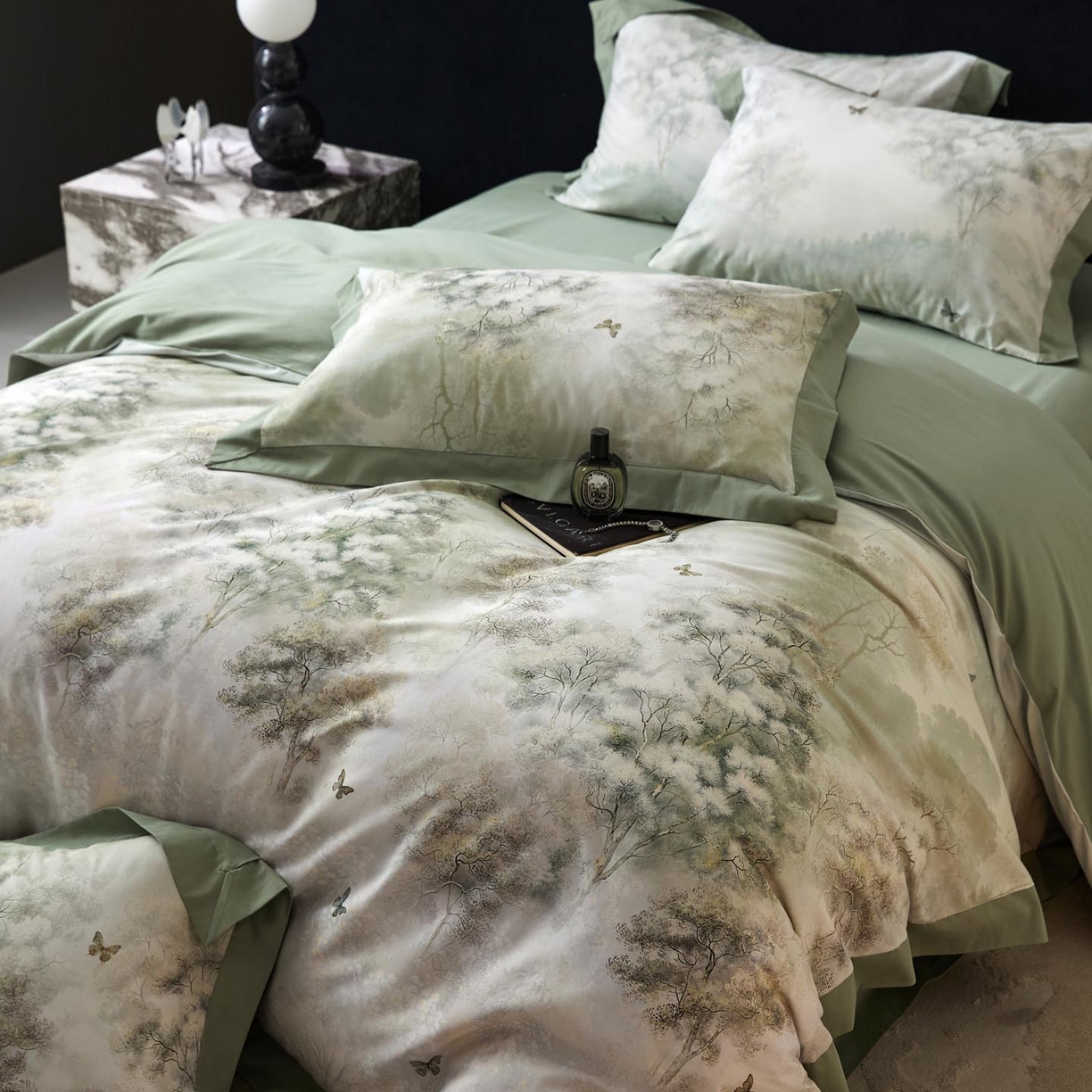 91家纺网 家纺一手货源 找家纺 涵宸家纺 2025新款50S全棉磨毛拼角款四件套【更多花型 联系商家电话：17798859966 微信同号，网站：www.hanchenjf.com】 布丽姬特（绿）