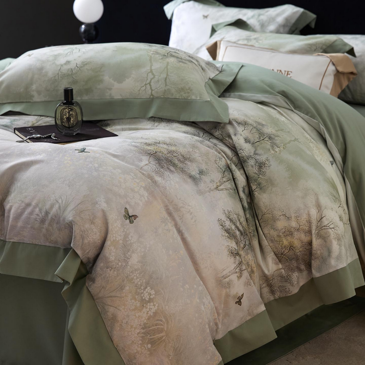 91家纺网 家纺一手货源 找家纺 涵宸家纺 2025新款50S全棉磨毛拼角款四件套【更多花型 联系商家电话：17798859966 微信同号，网站：www.hanchenjf.com】 布丽姬特（绿）