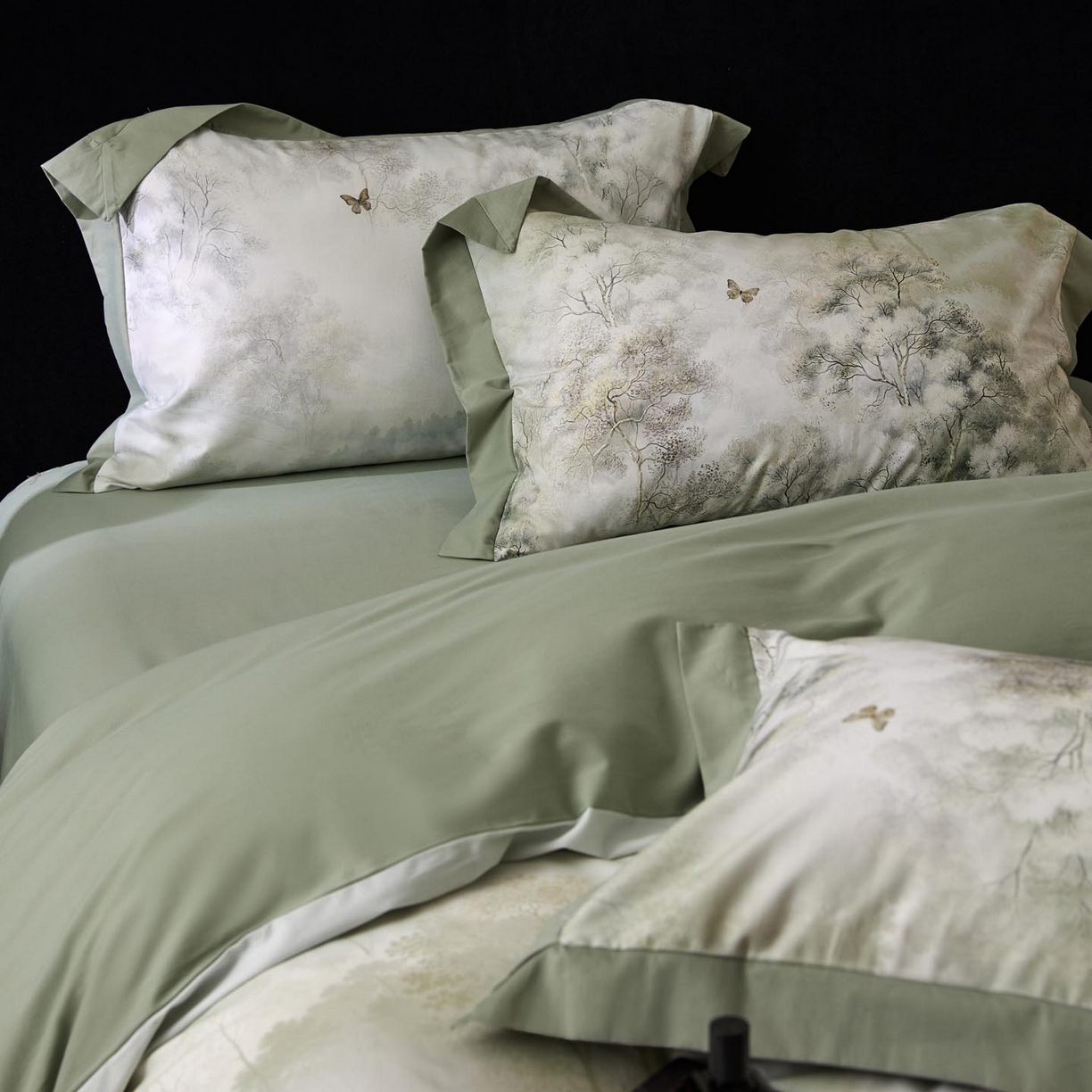 91家纺网 家纺一手货源 找家纺 涵宸家纺 2025新款50S全棉磨毛拼角款四件套【更多花型 联系商家电话：17798859966 微信同号，网站：www.hanchenjf.com】 布丽姬特（绿）