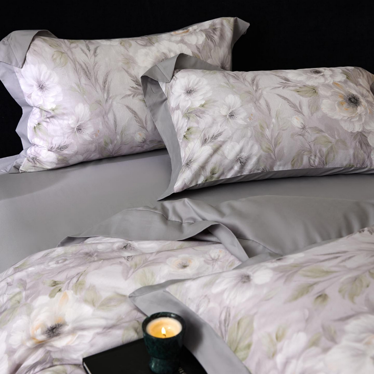 91家纺网 家纺一手货源 找家纺 涵宸家纺 2025新款50S全棉磨毛拼角款四件套【更多花型 联系商家电话：17798859966 微信同号，网站：www.hanchenjf.com】 花滤间（灰）