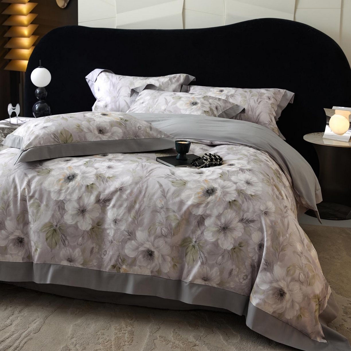 91家纺网 家纺一手货源 找家纺 涵宸家纺 2025新款50S全棉磨毛拼角款四件套【更多花型 联系商家电话：17798859966 微信同号，网站：www.hanchenjf.com】 花滤间（灰）