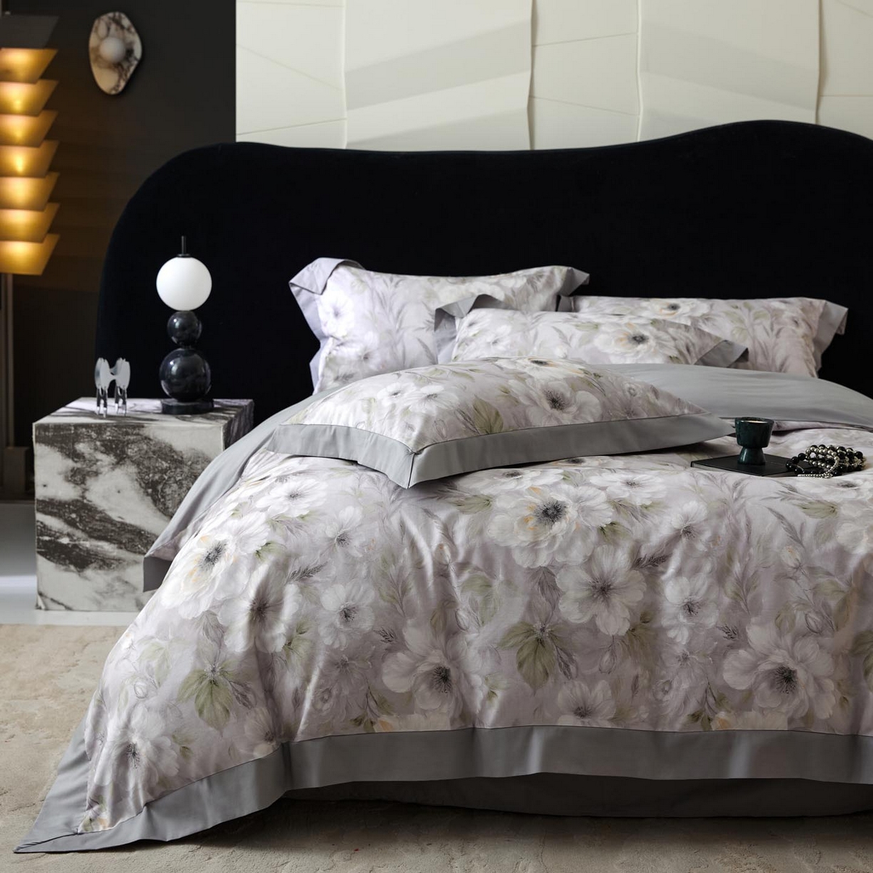 涵宸家纺 2025新款50S全棉磨毛拼角款四件套【更多花型 联系商家电话：17798859966 微信同号，网站：www.hanchenjf.com】 花滤间（灰）