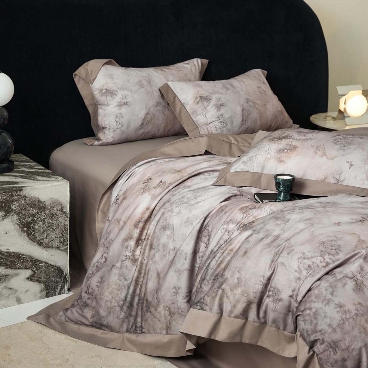 91家纺网 家纺一手货源 找家纺 涵宸家纺 2025新款50S全棉磨毛拼角款四件套【更多花型 联系商家电话：17798859966 微信同号，网站：www.hanchenjf.com】 墨苒（咖）