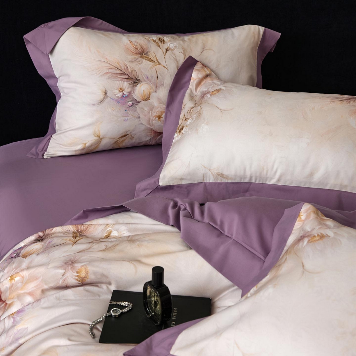 91家纺网 家纺一手货源 找家纺 涵宸家纺 2025新款50S全棉磨毛拼角款四件套【更多花型 联系商家电话：17798859966 微信同号，网站：www.hanchenjf.com】 漾花（粉）