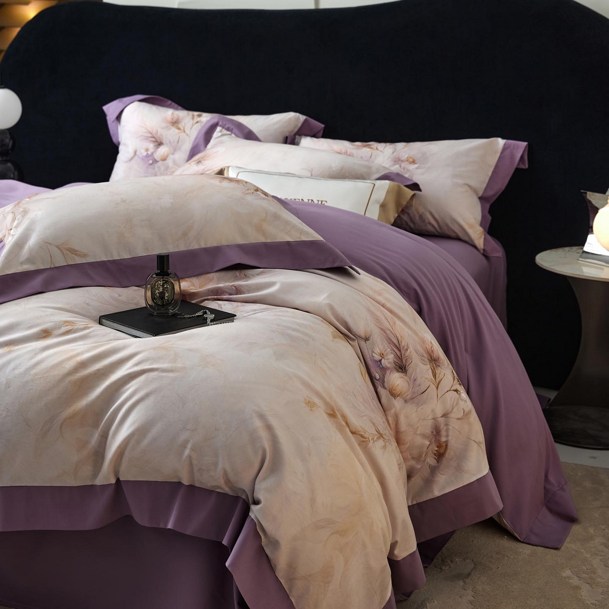 91家纺网 家纺一手货源 找家纺 涵宸家纺 2025新款50S全棉磨毛拼角款四件套【更多花型 联系商家电话：17798859966 微信同号，网站：www.hanchenjf.com】 漾花（粉）