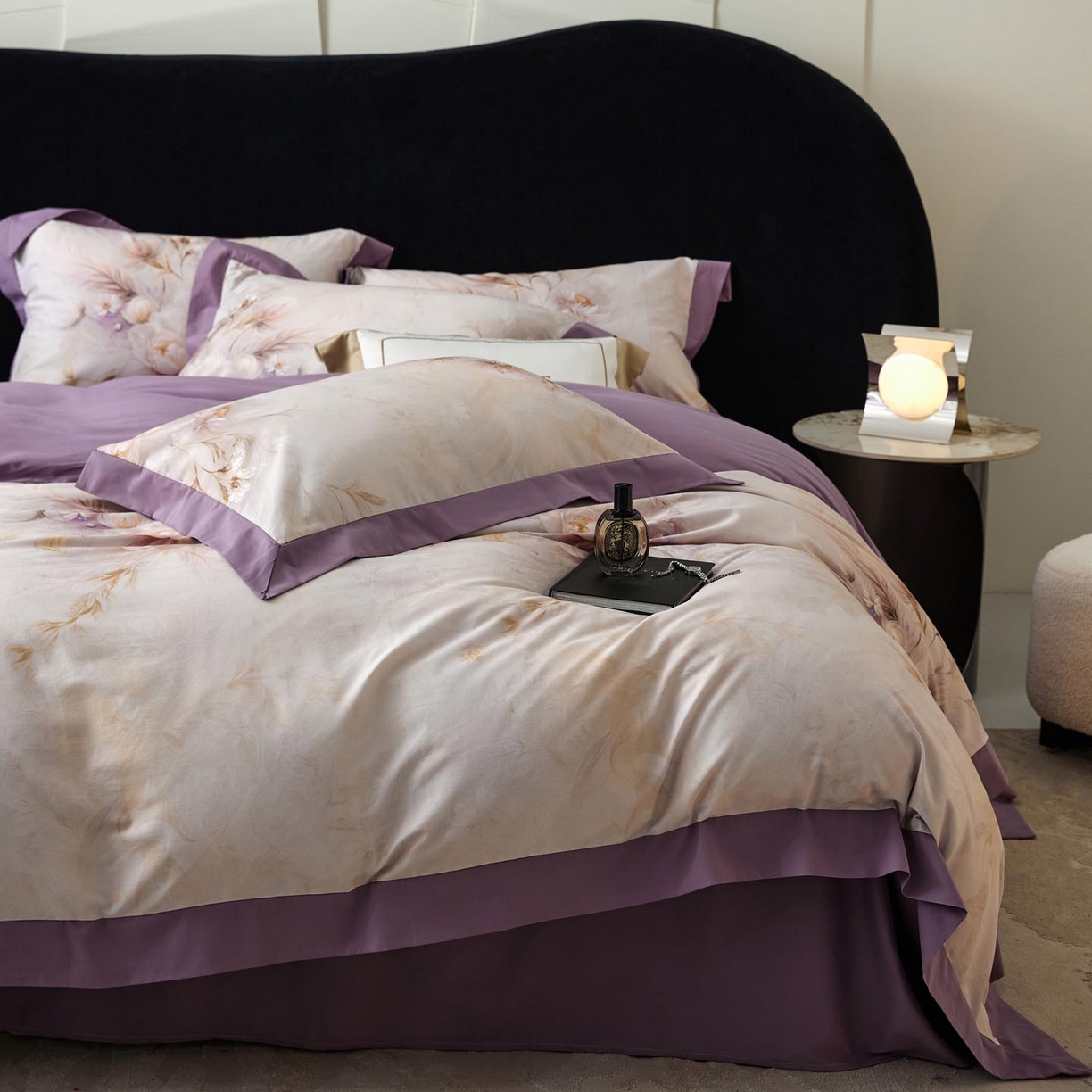 91家纺网 家纺一手货源 找家纺 涵宸家纺 2025新款50S全棉磨毛拼角款四件套【更多花型 联系商家电话：17798859966 微信同号，网站：www.hanchenjf.com】 漾花（粉）