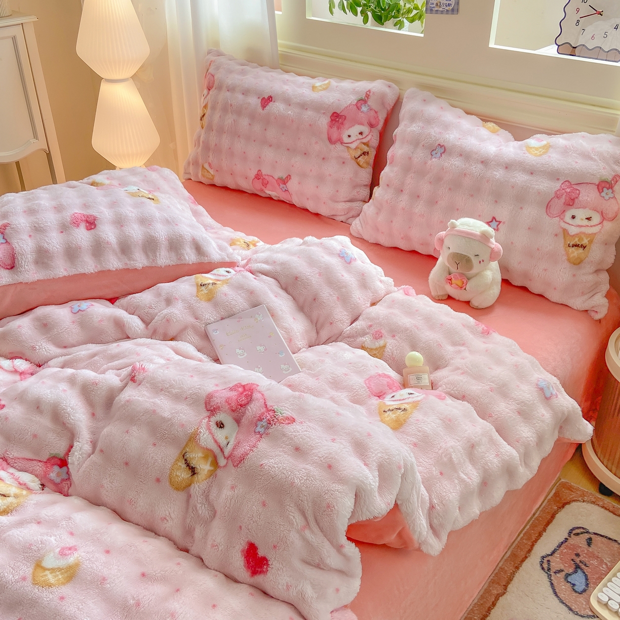 91家纺网 家纺一手货源 找家纺 耐思家纺 2025新款泡泡牛奶绒印花四件套系列 泡泡-美乐迪