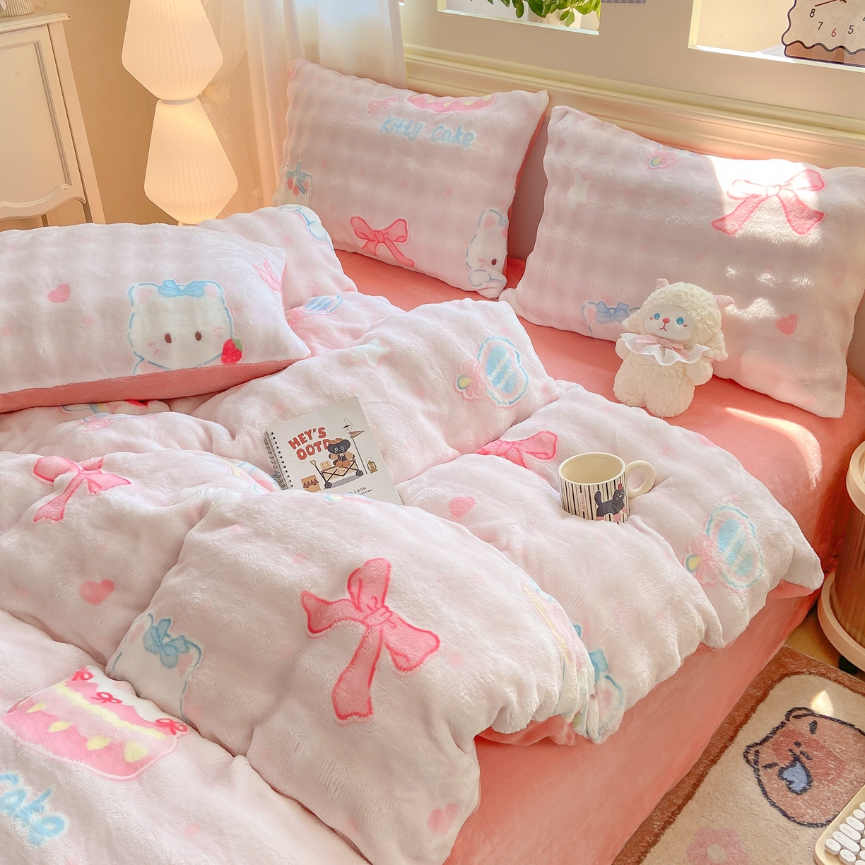 91家纺网 家纺一手货源 找家纺 耐思家纺 2025新款泡泡牛奶绒印花四件套系列 泡泡-KT 猫