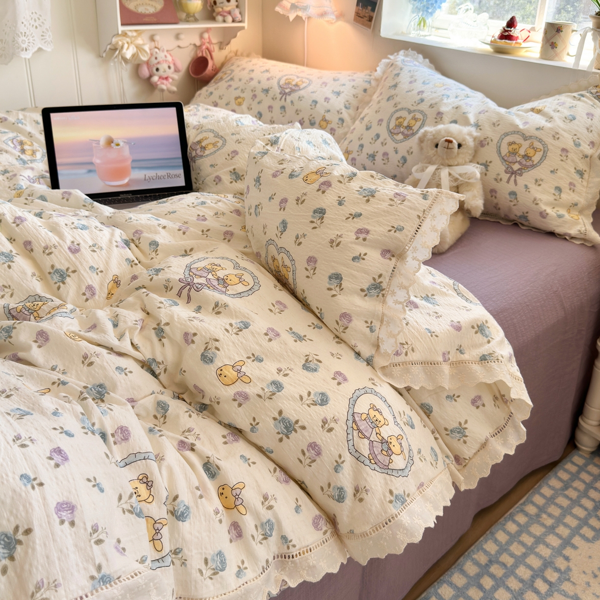 91家纺网 家纺一手货源 找家纺 优卡迪家纺馆 2025新款A类全棉镂空花边皱皱棉双层纱四件套 花香浮梦