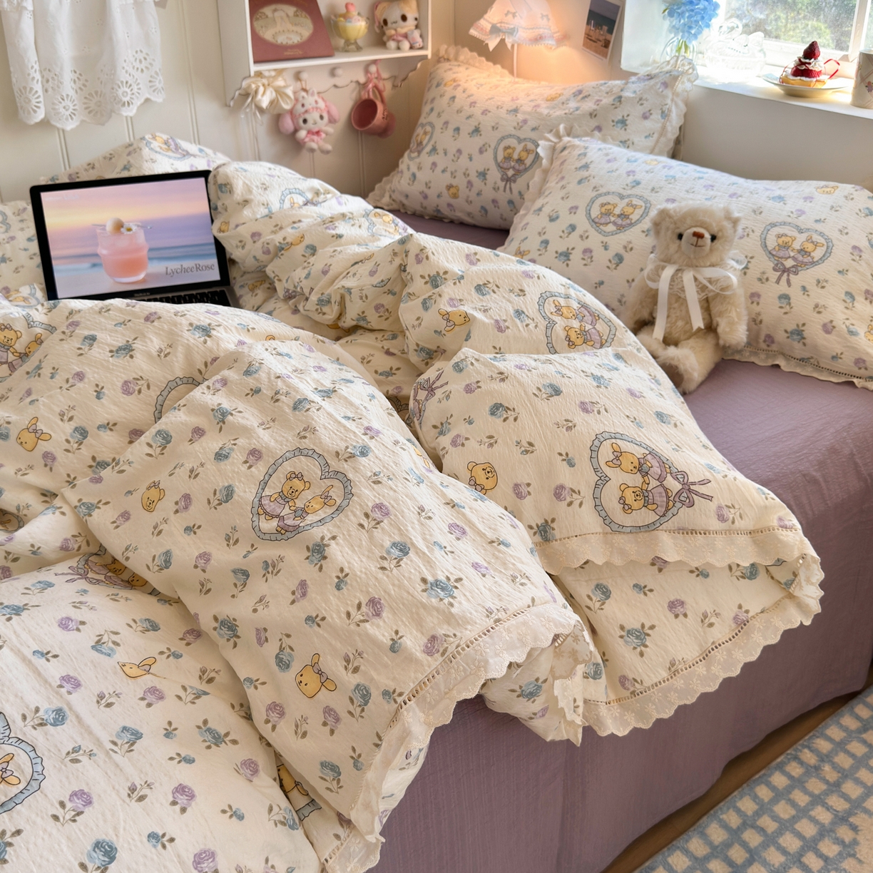 91家纺网 家纺一手货源 找家纺 优卡迪家纺馆 2025新款A类全棉镂空花边皱皱棉双层纱四件套 花香浮梦