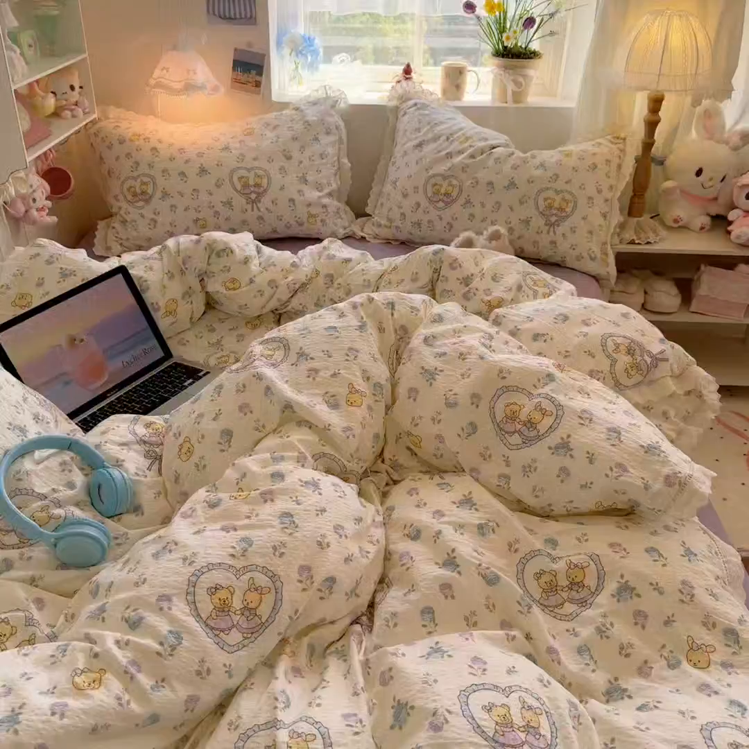 91家纺网 家纺一手货源 找家纺 优卡迪家纺馆 2025新款A类全棉镂空花边皱皱棉双层纱四件套 花香浮梦