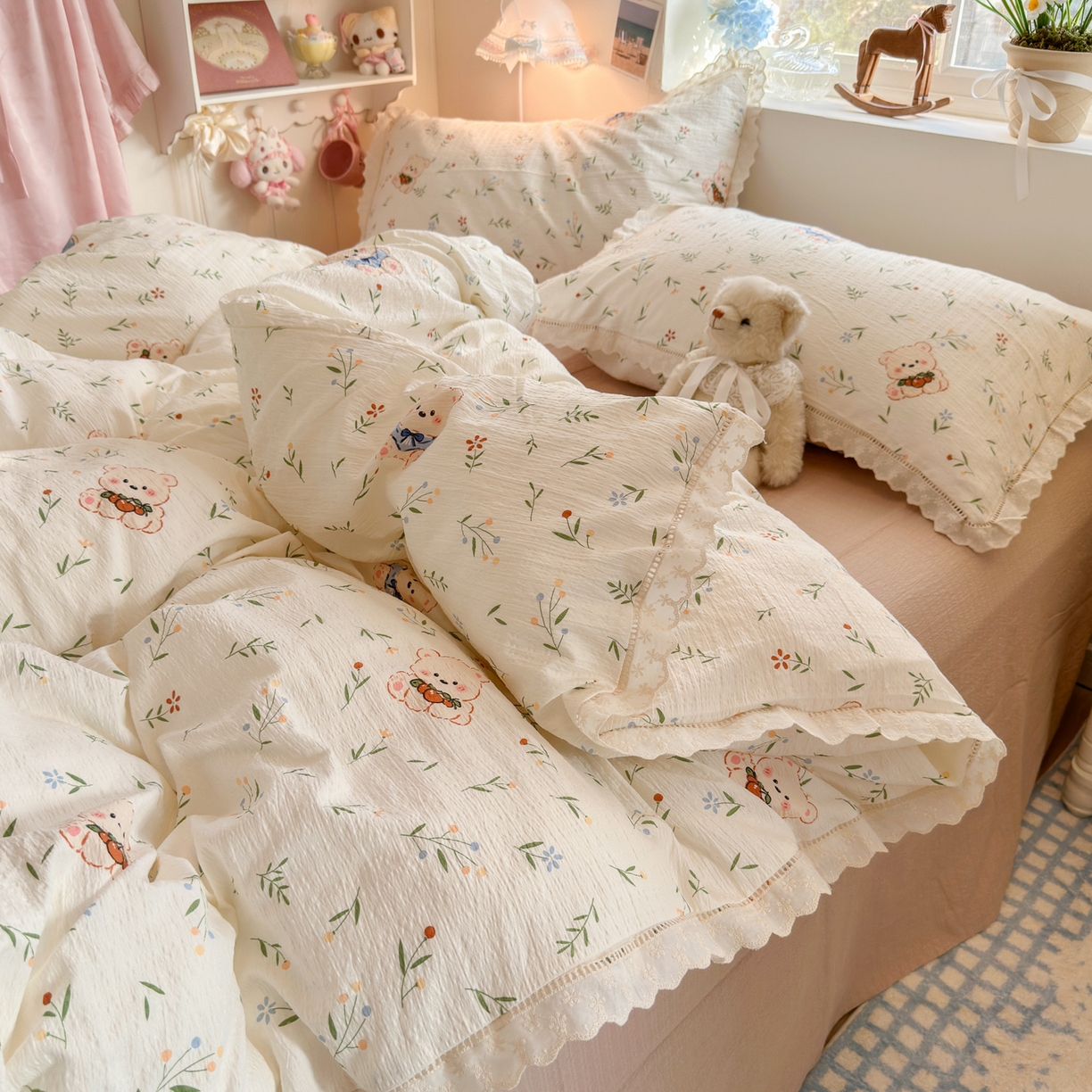 91家纺网 家纺一手货源 找家纺 优卡迪家纺馆 2025新款A类全棉镂空花边皱皱棉双层纱四件套 可比熊