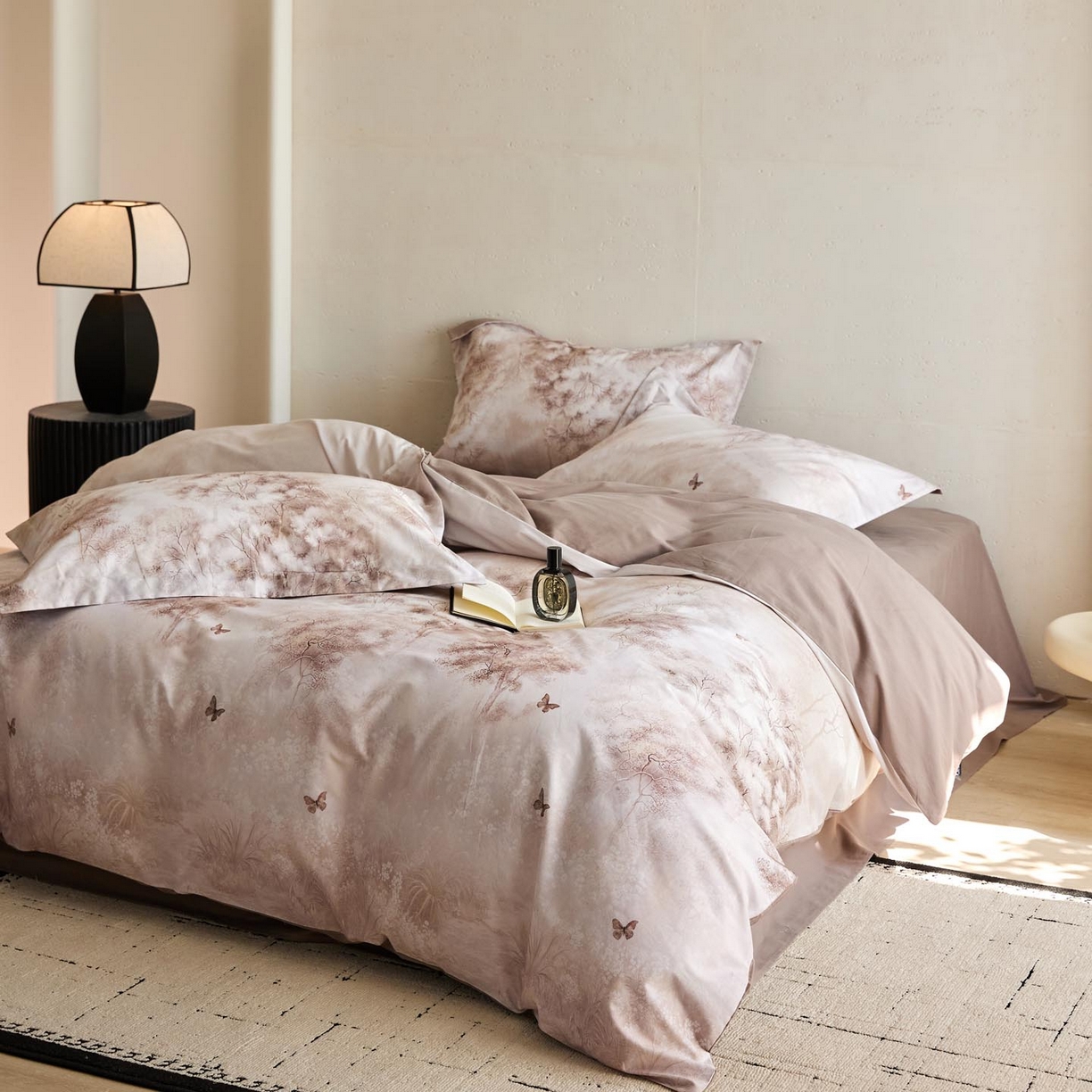 91家纺网 家纺一手货源 找家纺 （总）涵宸家纺 2025新款50S磨毛基础款四件套【更多花型 联系商家电话：17798859966 微信同号，网站：www.hanchenjf.com】