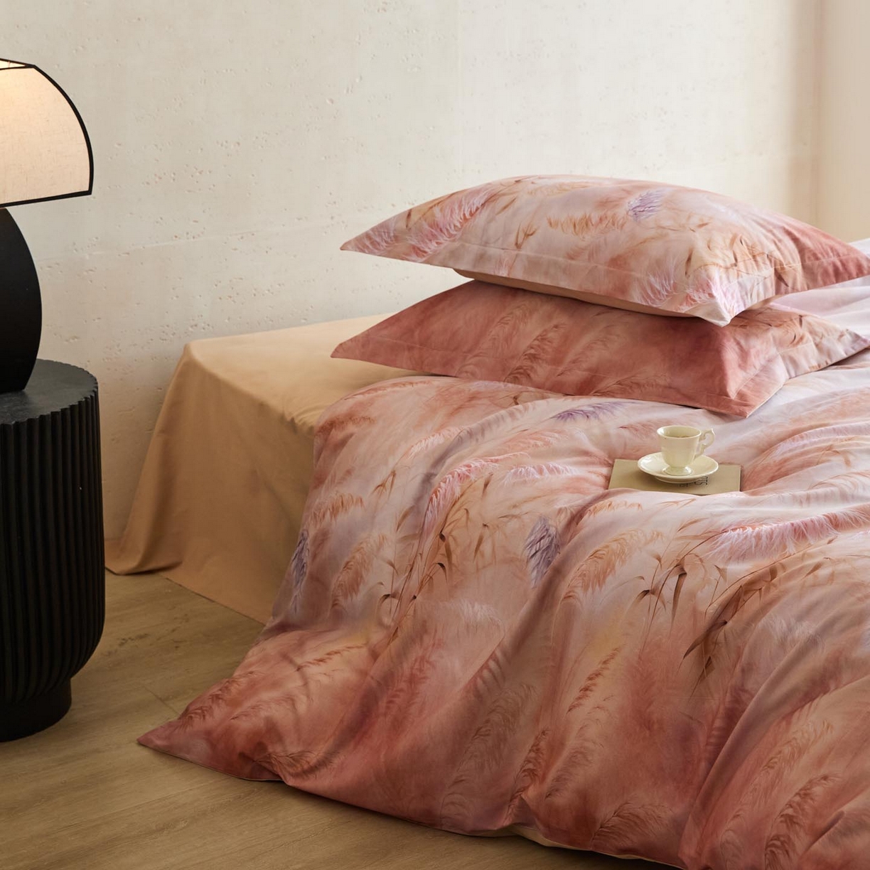 91家纺网 家纺一手货源 找家纺 涵宸家纺 2025新款50S磨毛基础款四件套【更多花型 联系商家电话：17798859966 微信同号，网站：www.hanchenjf.com】 黛芙妮（粉）