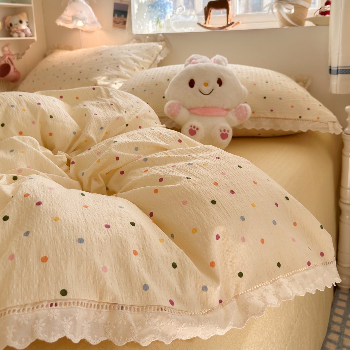 91家纺网 家纺一手货源 找家纺 优卡迪家纺馆 2025新款A类全棉镂空花边皱皱棉双层纱四件套 奶油波点