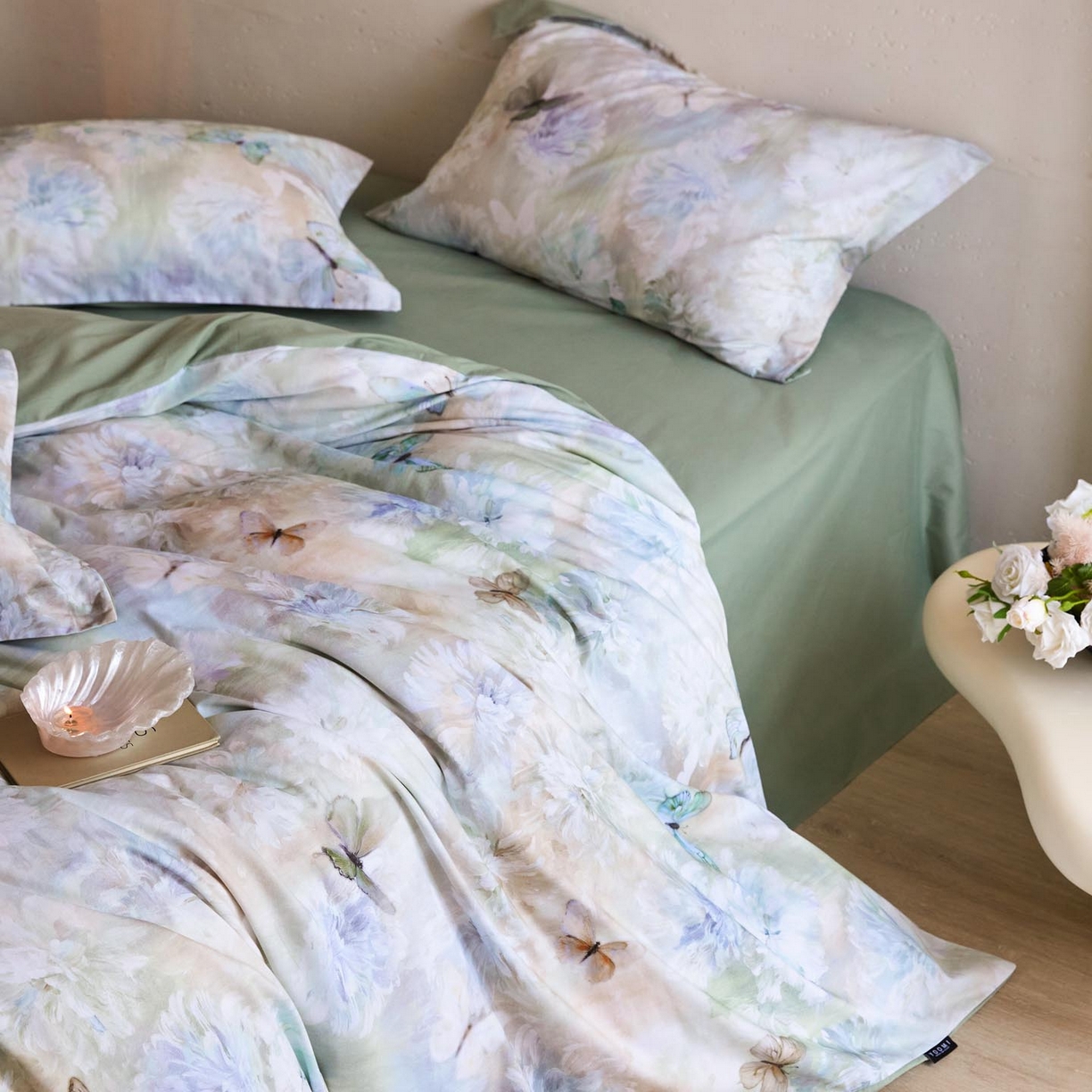 91家纺网 家纺一手货源 找家纺 涵宸家纺 2025新款50S磨毛基础款四件套【更多花型 联系商家电话：17798859966 微信同号，网站：www.hanchenjf.com】 蝶衣舞（兰）