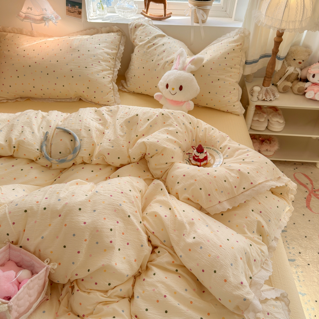 91家纺网 家纺一手货源 找家纺 优卡迪家纺馆 2025新款A类全棉镂空花边皱皱棉双层纱四件套 奶油波点