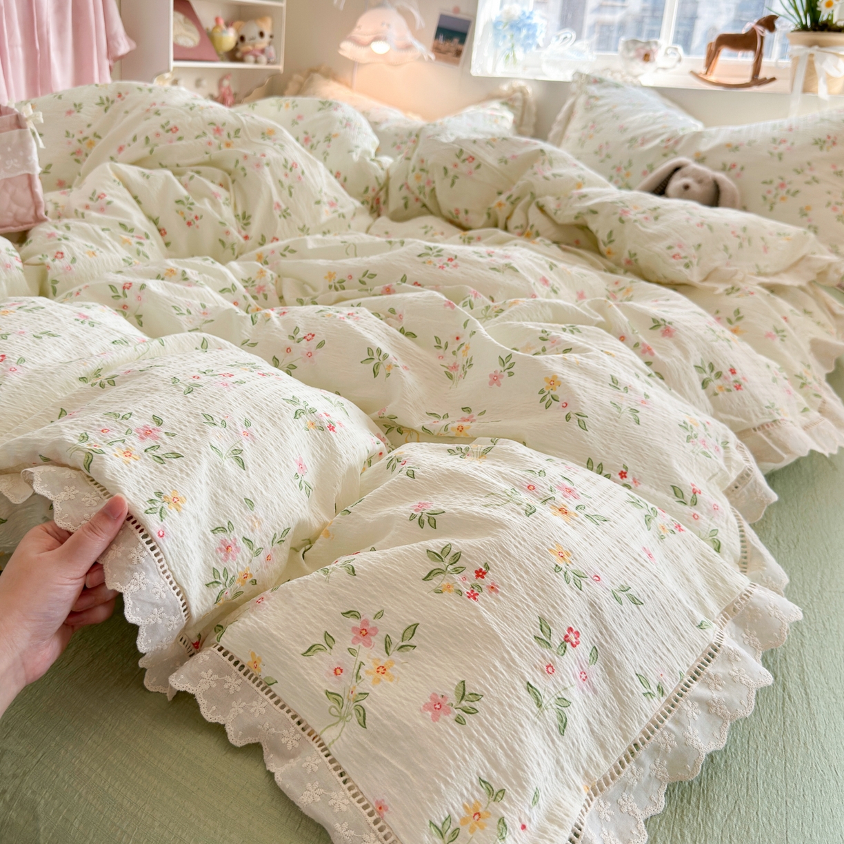 91家纺网 家纺一手货源 找家纺 优卡迪家纺馆 2025新款A类全棉镂空花边皱皱棉双层纱四件套 沁园春