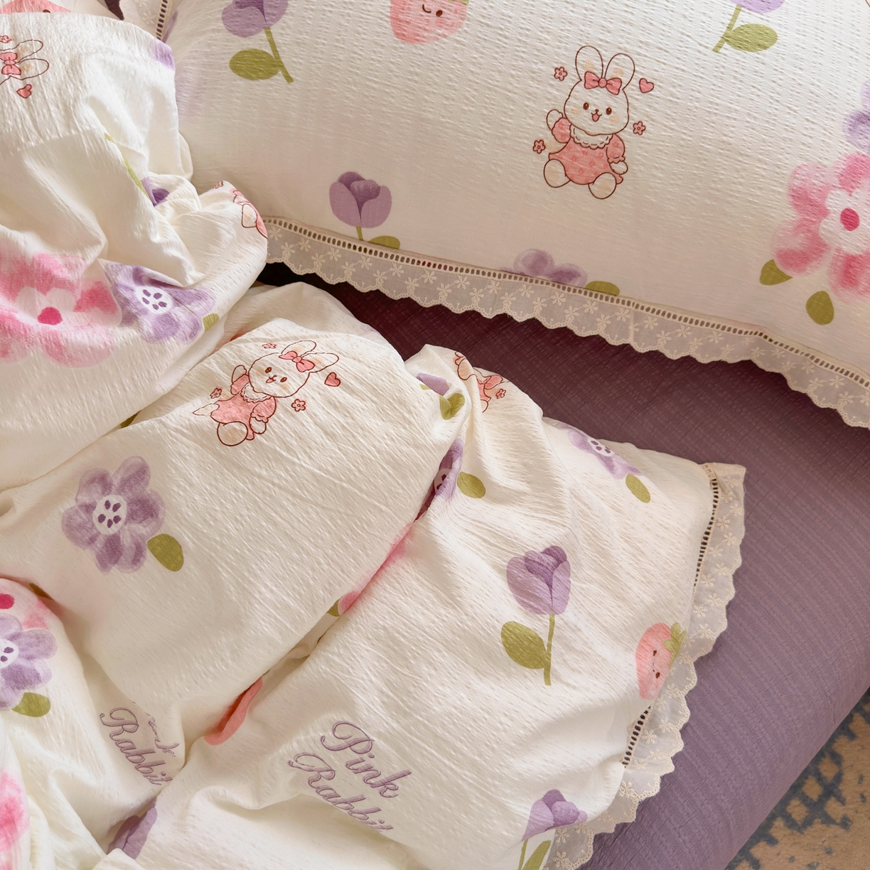 91家纺网 家纺一手货源 找家纺 优卡迪家纺馆 2025新款A类全棉镂空花边皱皱棉双层纱四件套 盛夏