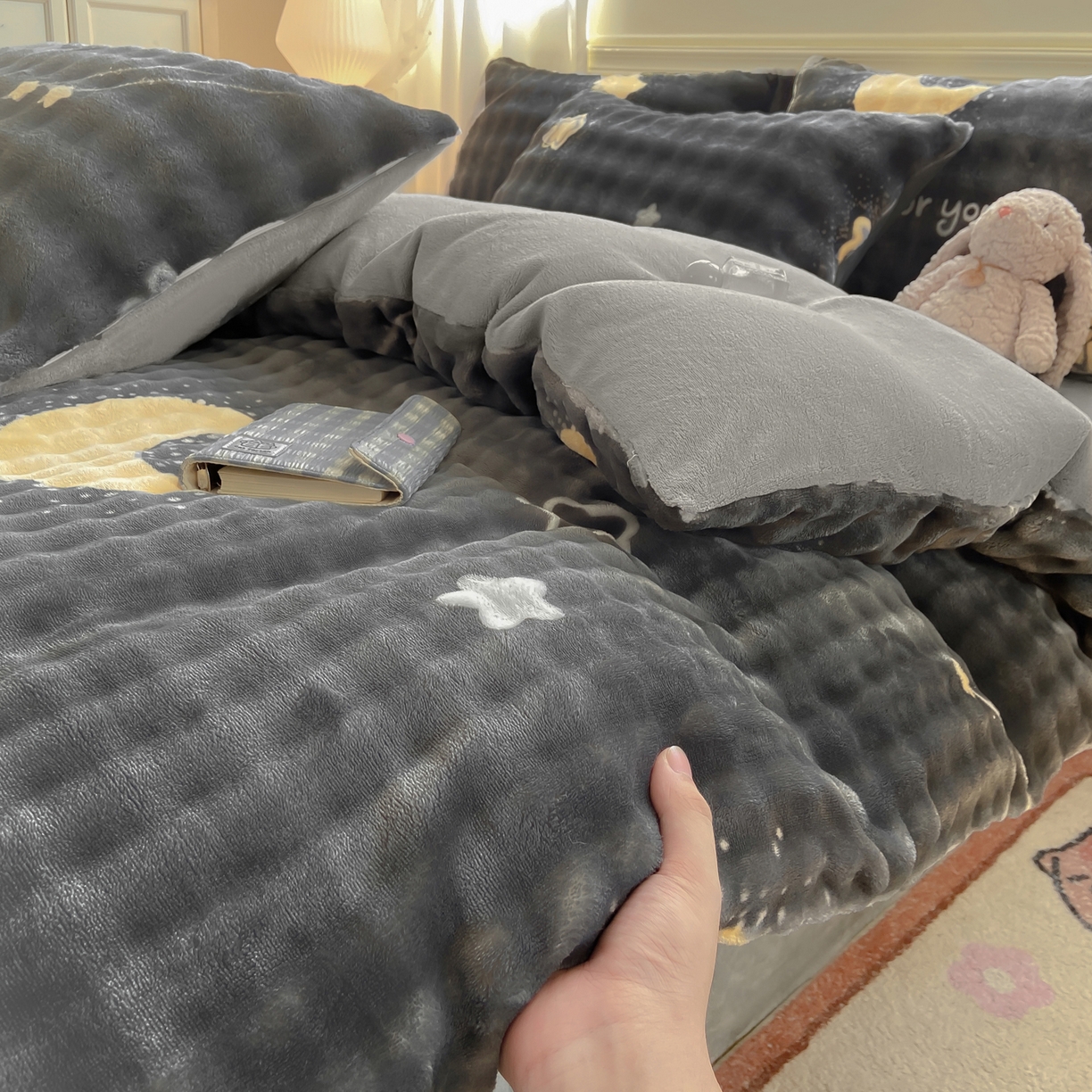 91家纺网 家纺一手货源 找家纺 耐思家纺 2025新款泡泡牛奶绒印花单被套单品被套被套单件 泡泡-星空