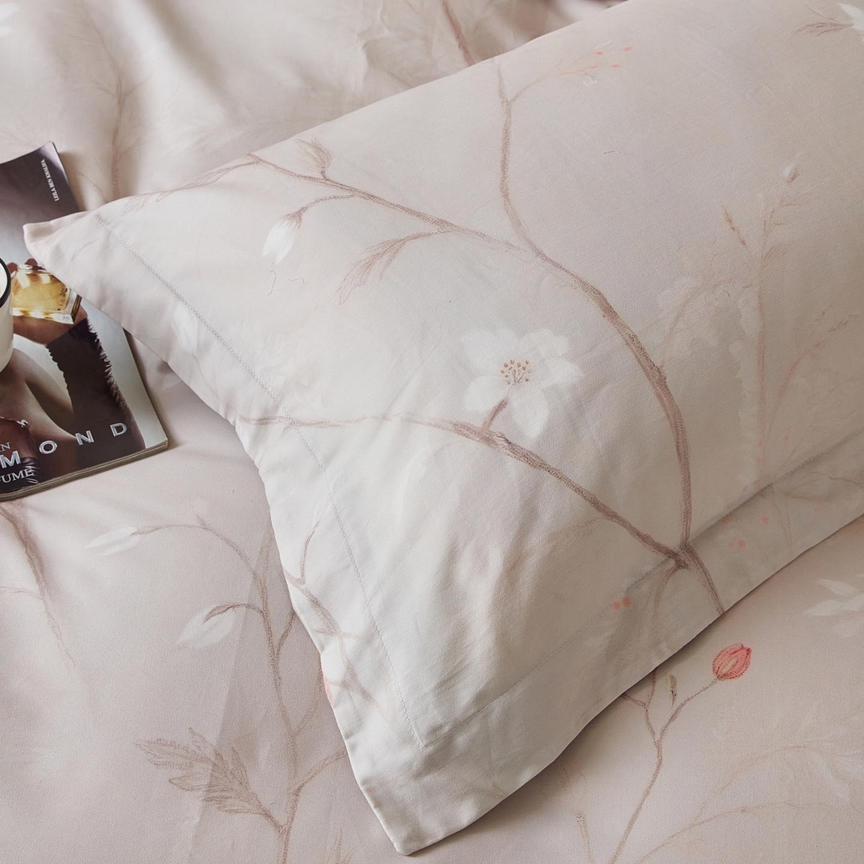 91家纺网 家纺一手货源 找家纺 涵宸家纺 2025新款50S磨毛基础款四件套【更多花型 联系商家电话：17798859966 微信同号，网站：www.hanchenjf.com】 暖木（红咖）