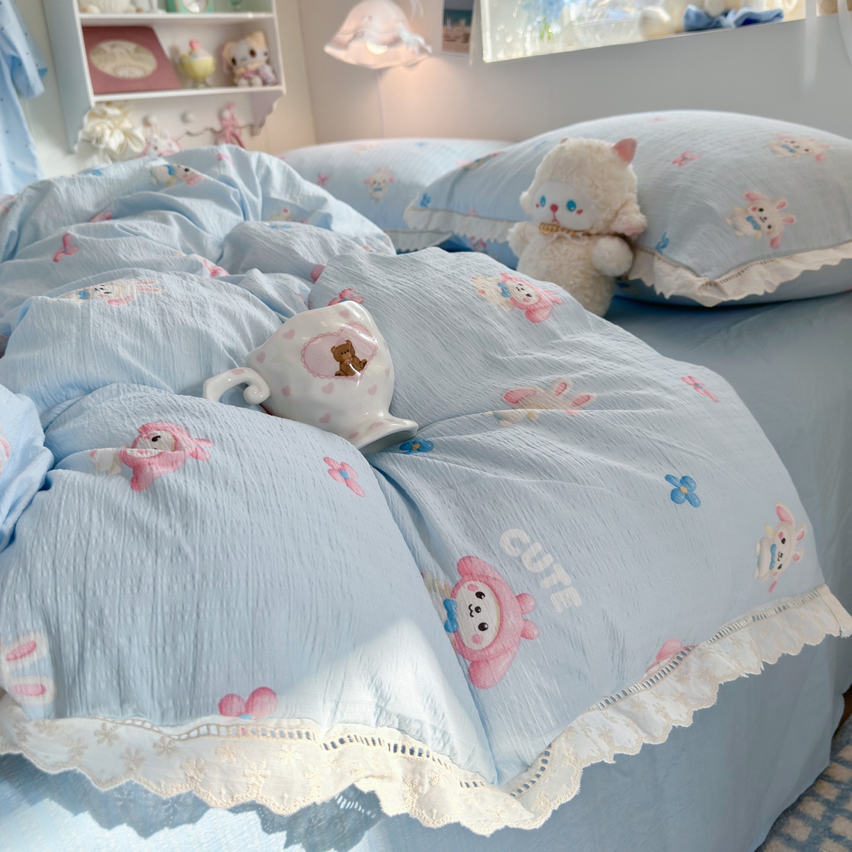 91家纺网 家纺一手货源 找家纺 优卡迪家纺馆 2025新款A类全棉镂空花边皱皱棉双层纱四件套 小精灵