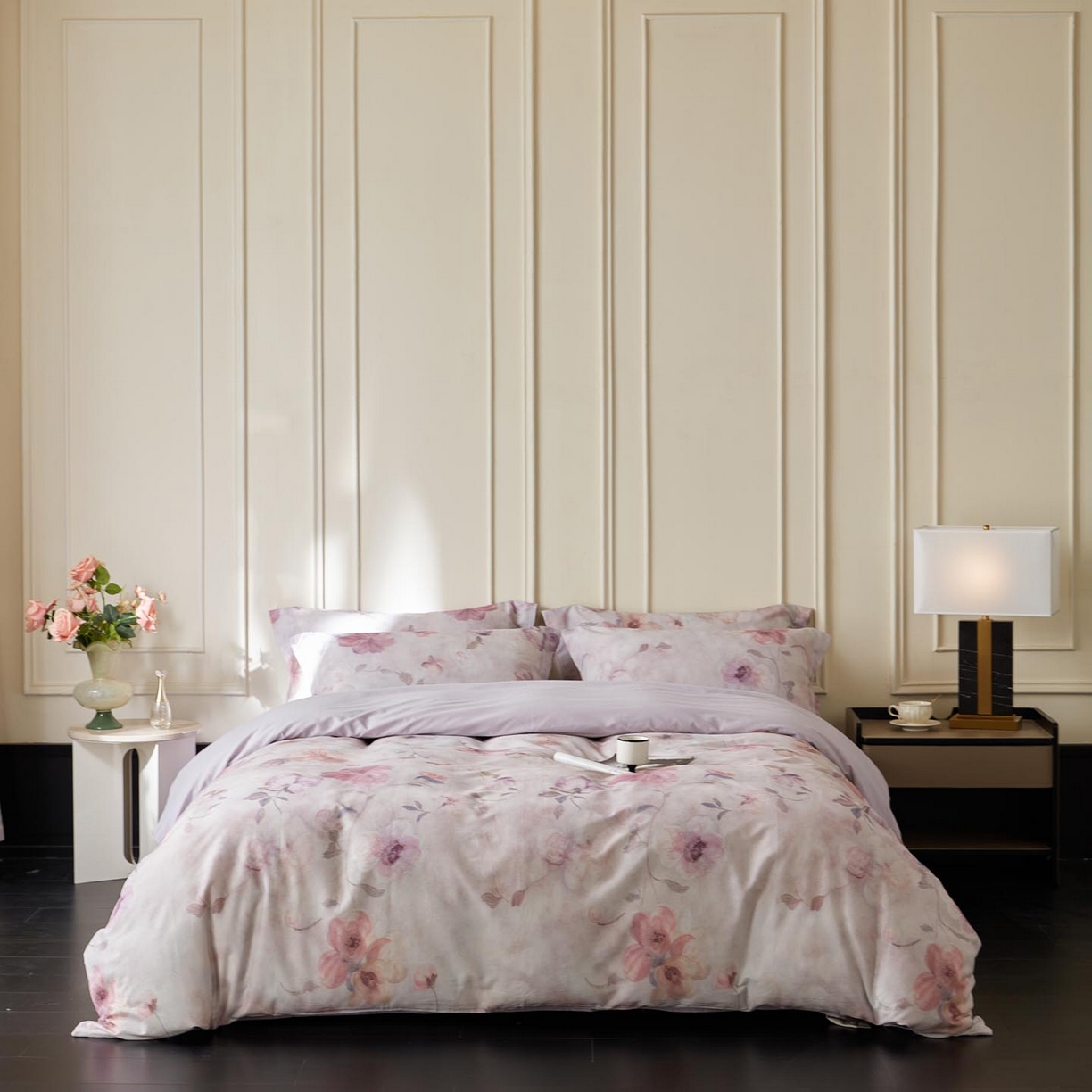 91家纺网 家纺一手货源 找家纺 涵宸家纺 2025新款50S磨毛基础款四件套【更多花型 联系商家电话：17798859966 微信同号，网站：www.hanchenjf.com】 绮罗香梦（灰）