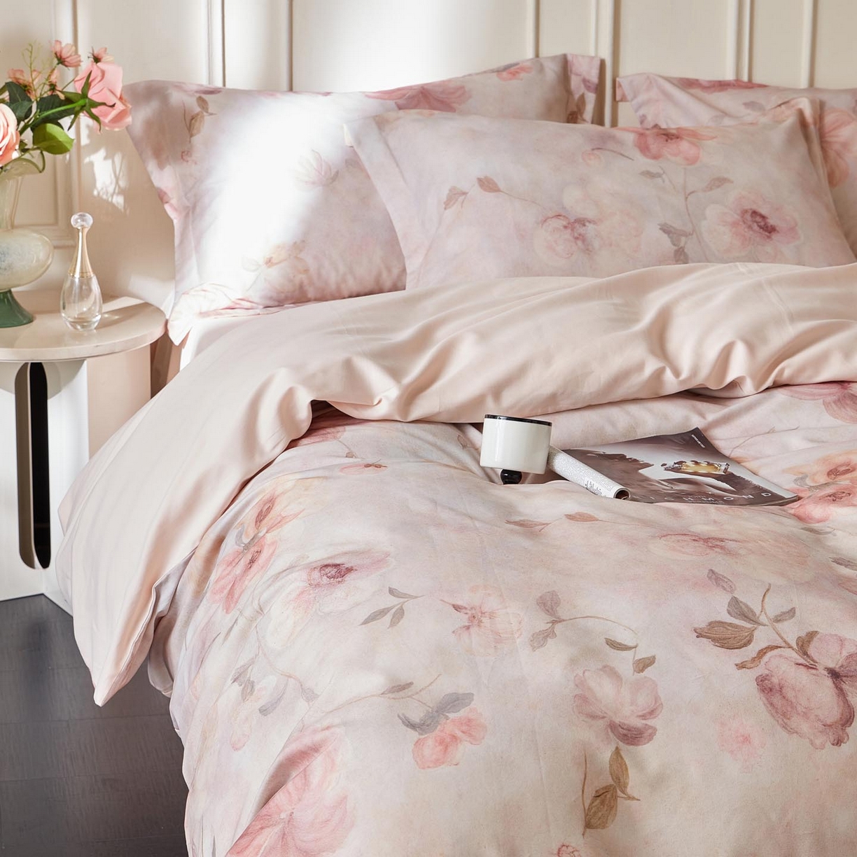 91家纺网 家纺一手货源 找家纺 涵宸家纺 2025新款50S磨毛基础款四件套【更多花型 联系商家电话：17798859966 微信同号，网站：www.hanchenjf.com】 绮罗香梦（咖）