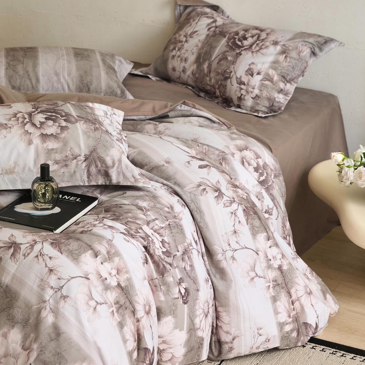 91家纺网 家纺一手货源 找家纺 涵宸家纺 2025新款50S磨毛基础款四件套【更多花型 联系商家电话：17798859966 微信同号，网站：www.hanchenjf.com】 香颂（灰）