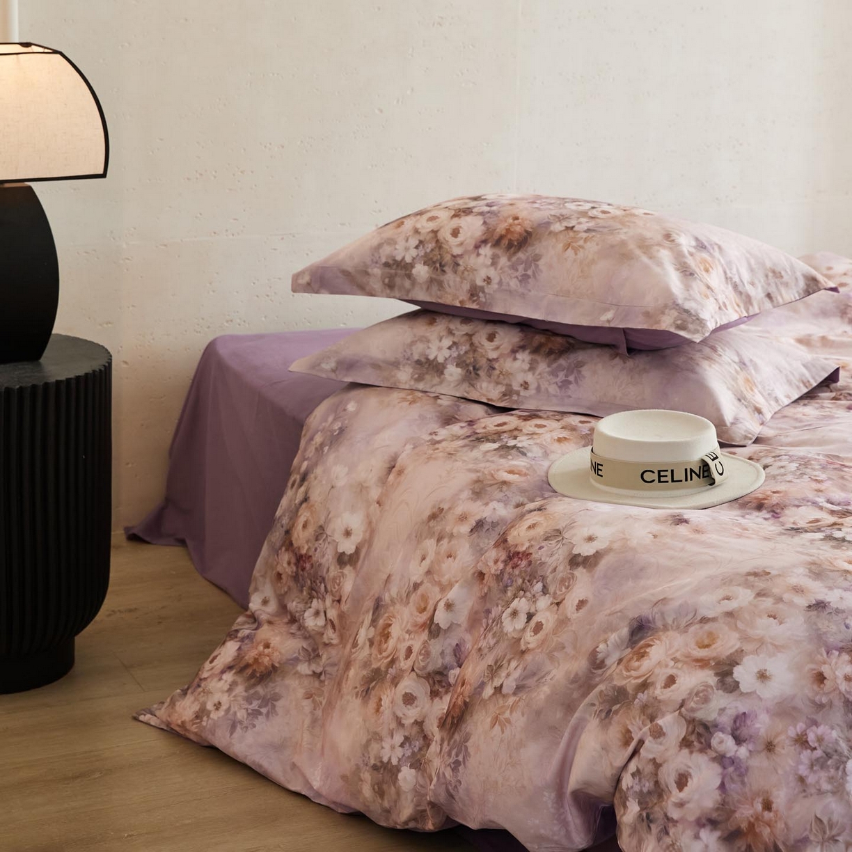 91家纺网 家纺一手货源 找家纺 涵宸家纺 2025新款50S磨毛基础款四件套【更多花型 联系商家电话：17798859966 微信同号，网站：www.hanchenjf.com】 馨菲（紫）