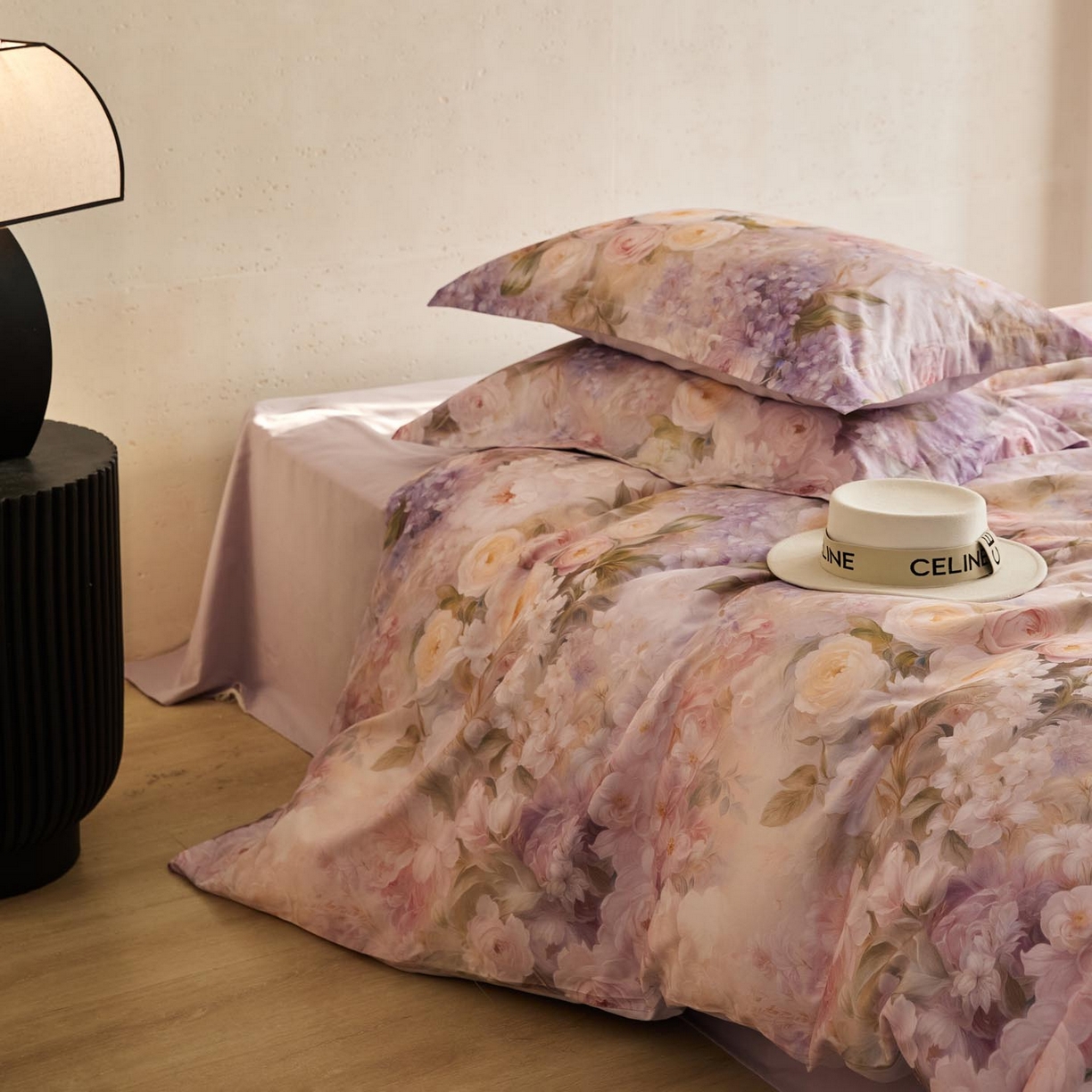 91家纺网 家纺一手货源 找家纺 涵宸家纺 2025新款50S磨毛基础款四件套【更多花型 联系商家电话：17798859966 微信同号，网站：www.hanchenjf.com】 伊莉丝（粉）