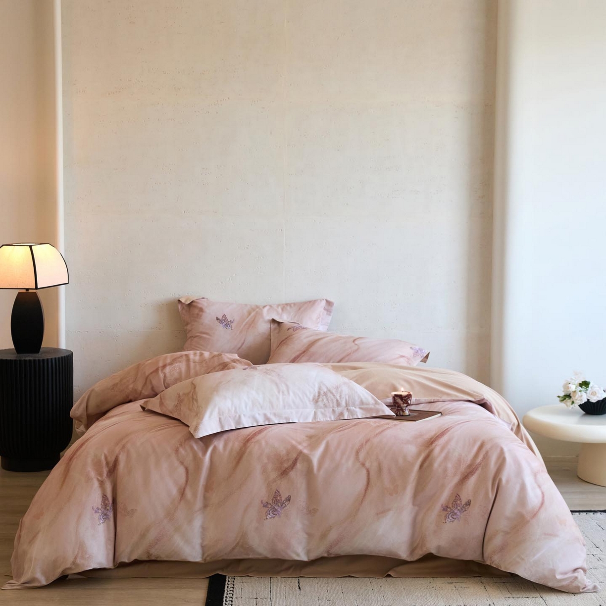 91家纺网 家纺一手货源 找家纺 涵宸家纺 2025新款50S磨毛基础款四件套【更多花型 联系商家电话：17798859966 微信同号，网站：www.hanchenjf.com】 羽蝶(玉)