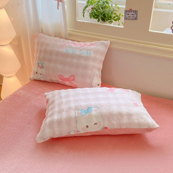 91家纺网 家纺一手货源 找家纺 耐思家纺 2025新款泡泡牛奶绒印花单枕套单品枕套枕套单件 泡泡-KT 猫