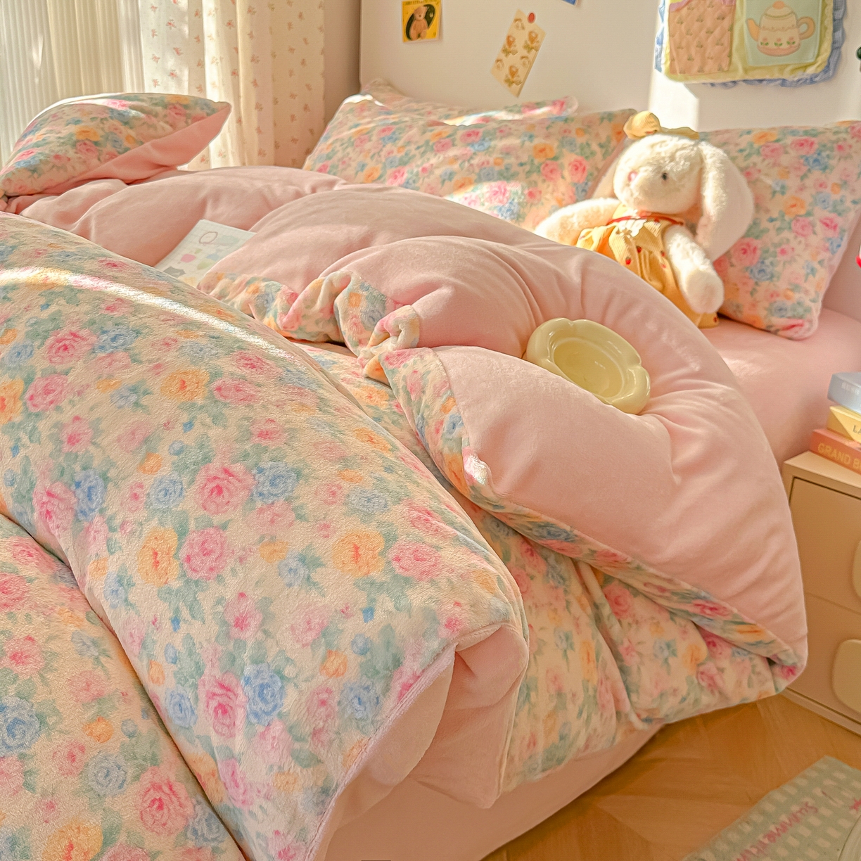 91家纺网 家纺一手货源 找家纺 （总）韩巢家纺 2025新款高克重牛奶绒四件套冬季绒床品被套床单三件套