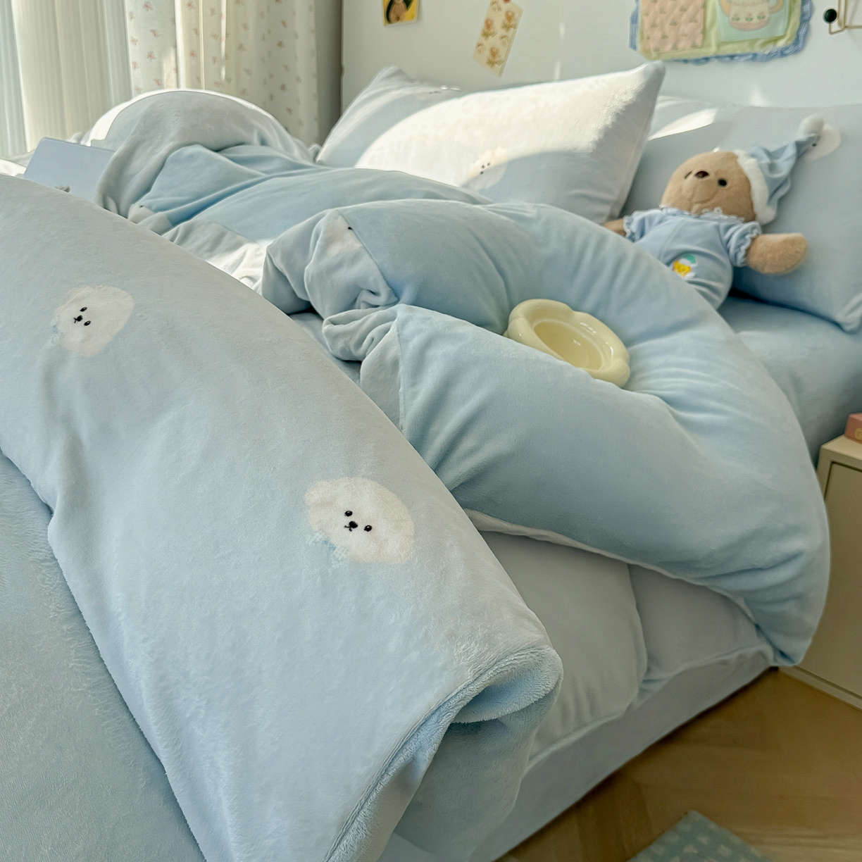 91家纺网 家纺一手货源 找家纺 （总）韩巢家纺 2025新款高克重牛奶绒四件套冬季绒床品被套床单三件套