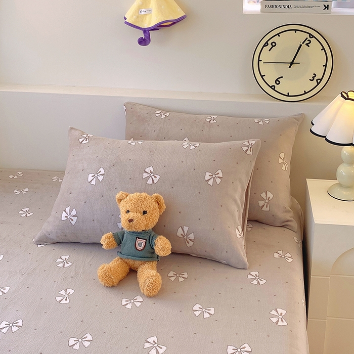 91家纺网 家纺一手货源 找家纺 艾橙家纺 2025秋冬新款高克重牛奶绒印花床单单品床单床单单件 爱如星晨-咖