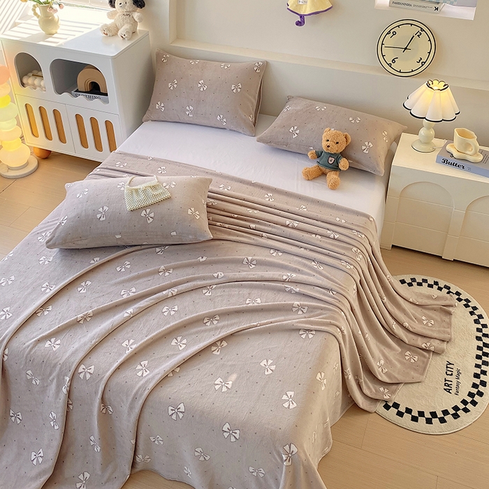 91家纺网 家纺一手货源 找家纺 艾橙家纺 2025秋冬新款高克重牛奶绒印花床单单品床单床单单件 爱如星晨-咖