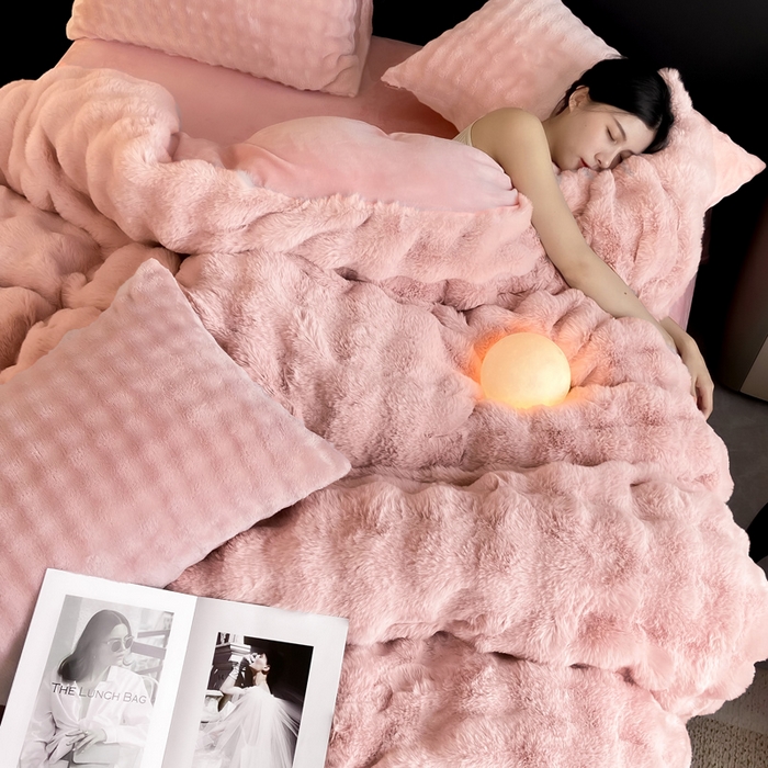 91家纺网 家纺一手货源 找家纺 耐思家纺 2025新款泡泡牛奶绒纯色四件套 泡泡 粉豆沙