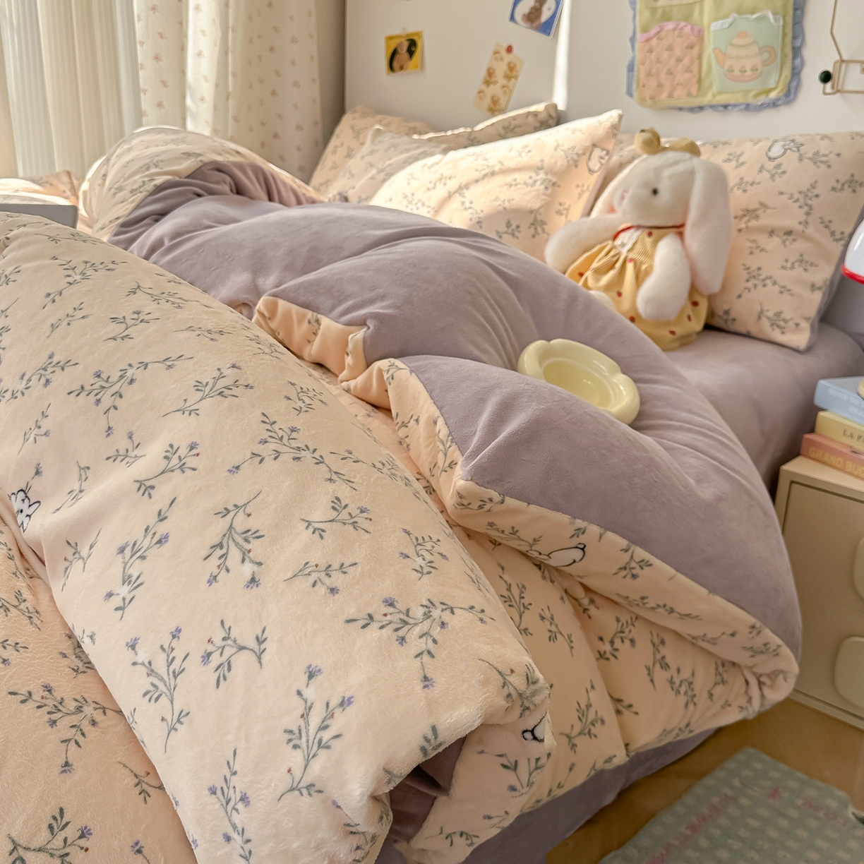 91家纺网 家纺一手货源 找家纺 （总）韩巢家纺 2025新款高克重牛奶绒四件套冬季绒床品被套床单三件套