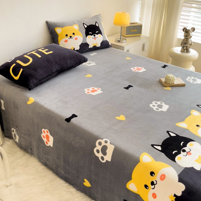 91家纺网 家纺一手货源 找家纺 艾橙家纺 2025秋冬新款高克重牛奶绒印花床单单品床单床单单件 柯基