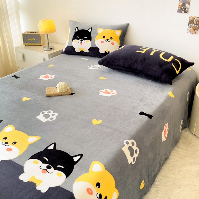 91家纺网 家纺一手货源 找家纺 艾橙家纺 2025秋冬新款高克重牛奶绒印花床单单品床单床单单件 柯基