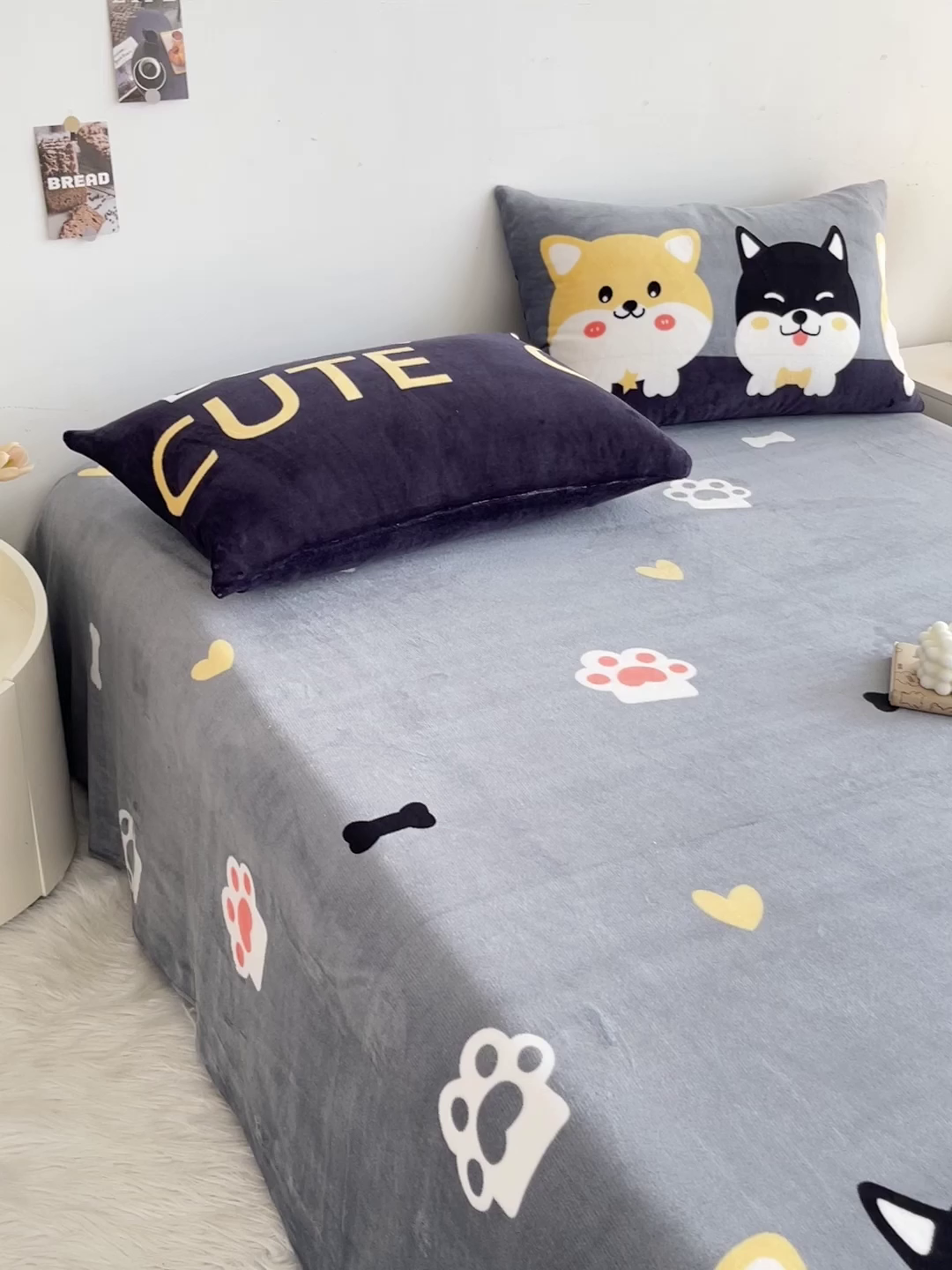 91家纺网 家纺一手货源 找家纺 艾橙家纺 2025秋冬新款高克重牛奶绒印花床单单品床单床单单件 柯基