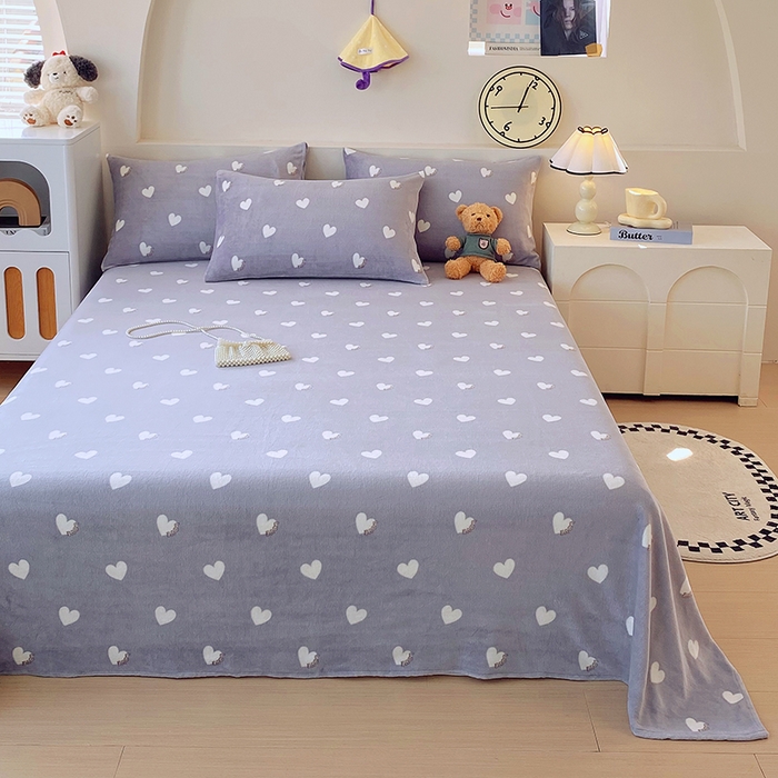 91家纺网 家纺一手货源 找家纺 艾橙家纺 2025秋冬新款高克重牛奶绒印花床单单品床单床单单件 心心相印-灰