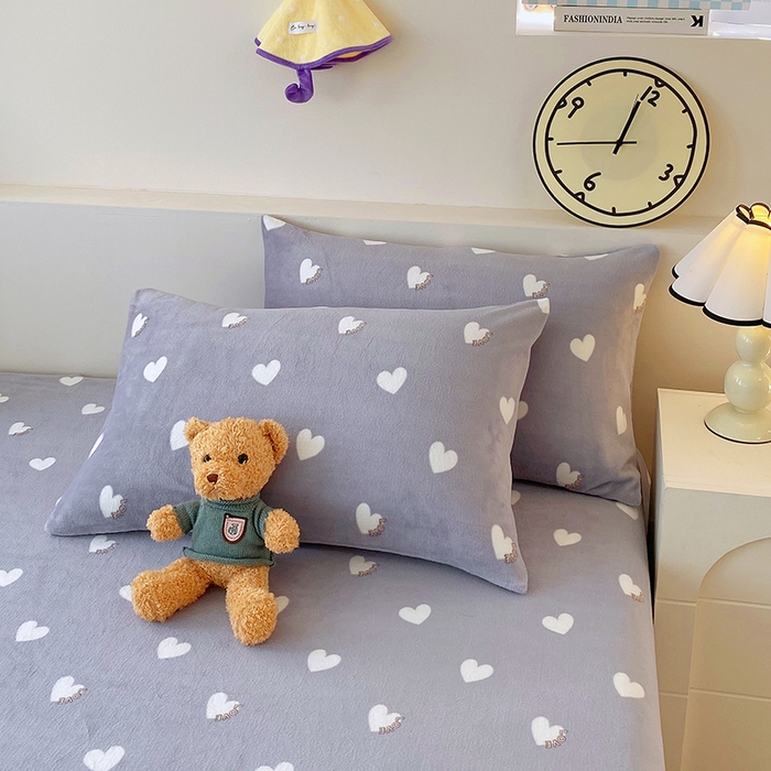 91家纺网 家纺一手货源 找家纺 艾橙家纺 2025秋冬新款高克重牛奶绒印花床单单品床单床单单件 心心相印-灰