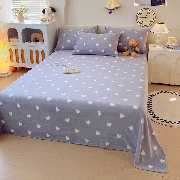 91家纺网 家纺一手货源 找家纺 艾橙家纺 2025秋冬新款高克重牛奶绒印花床单单品床单床单单件 心心相印-灰