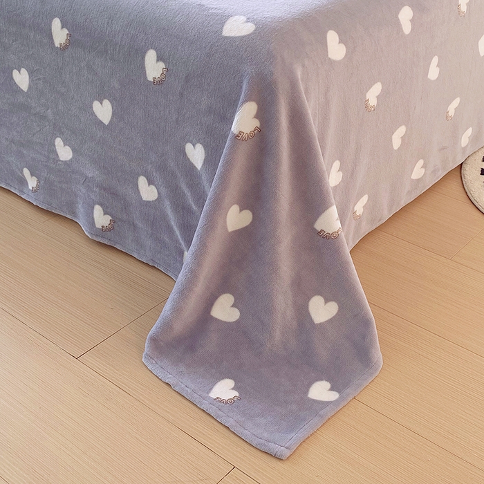 91家纺网 家纺一手货源 找家纺 艾橙家纺 2025秋冬新款高克重牛奶绒印花床单单品床单床单单件 心心相印-灰