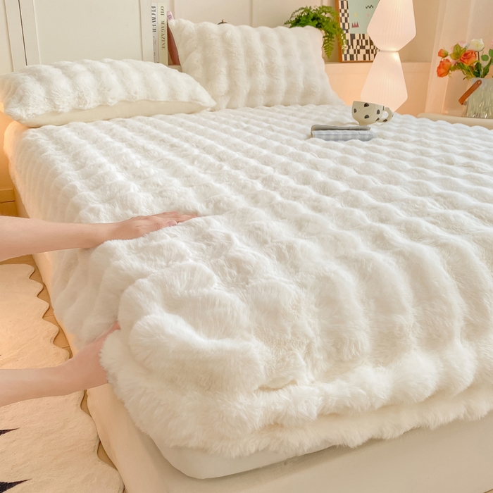 91家纺网 家纺一手货源 找家纺 耐思家纺 2025新款泡泡牛奶绒纯色单品床笠床笠单件 泡泡 优雅白