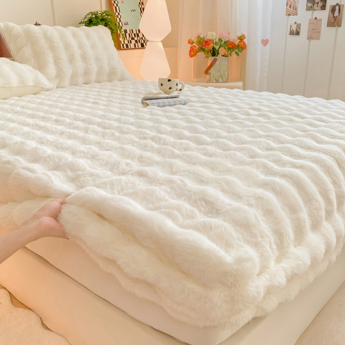 91家纺网 家纺一手货源 找家纺 耐思家纺 2025新款泡泡牛奶绒纯色单品床笠床笠单件 泡泡 优雅白